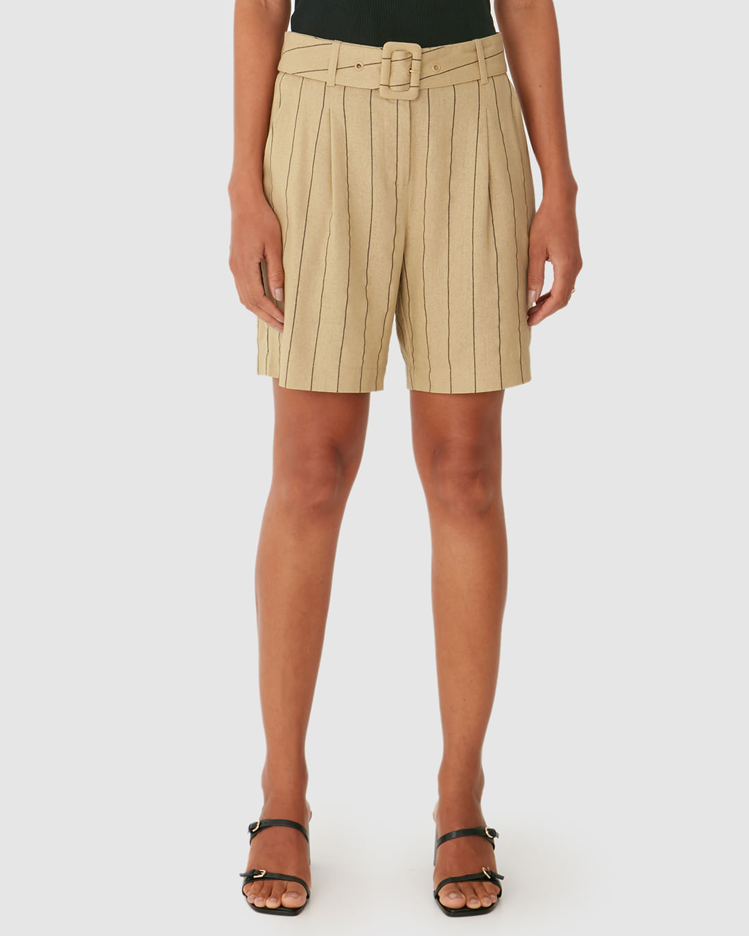 Bermuda Alfaiataria Feminina Listrada Bolso Funcional E Cinto Em Viscolinho - Imagem 19