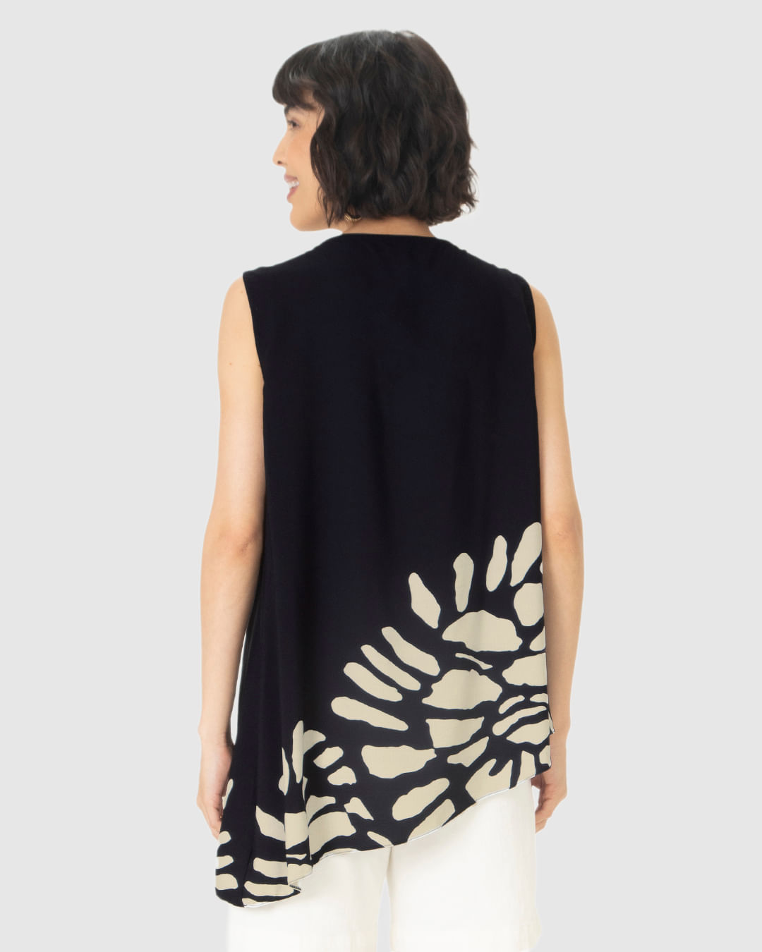 Regata Feminina Estampada Assimétrica Em Viscose - Imagem 15
