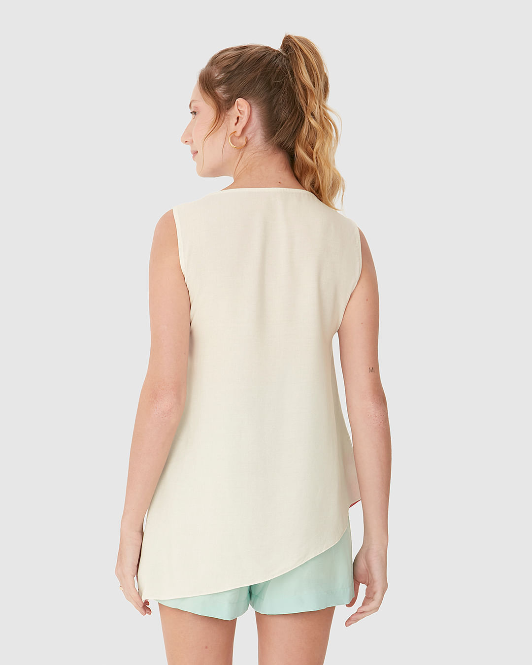 Regata Feminina Estampada Assimétrica Em Viscose - Imagem 5