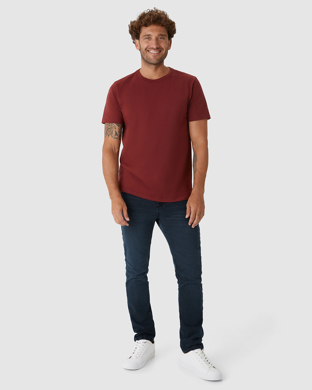 Calça Masculina Slim Cintura Média Etiqueta Decorativa Em Jeans Stretch