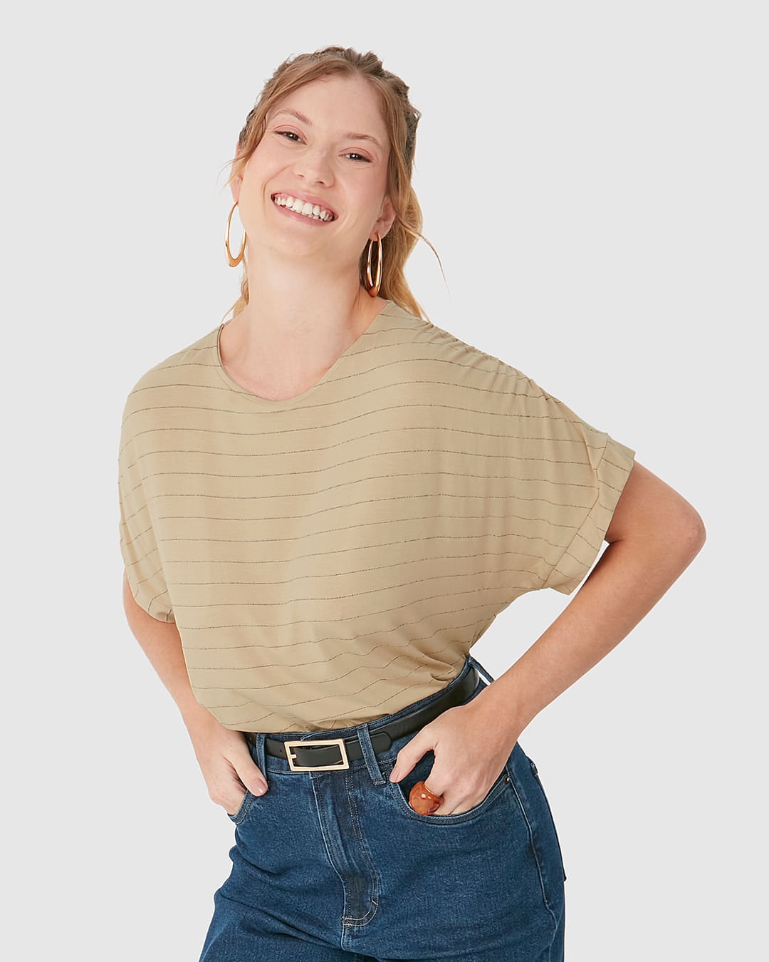 Blusa Ampla Feminina Listrada Manga Curta em Malha Viscose Texturizada