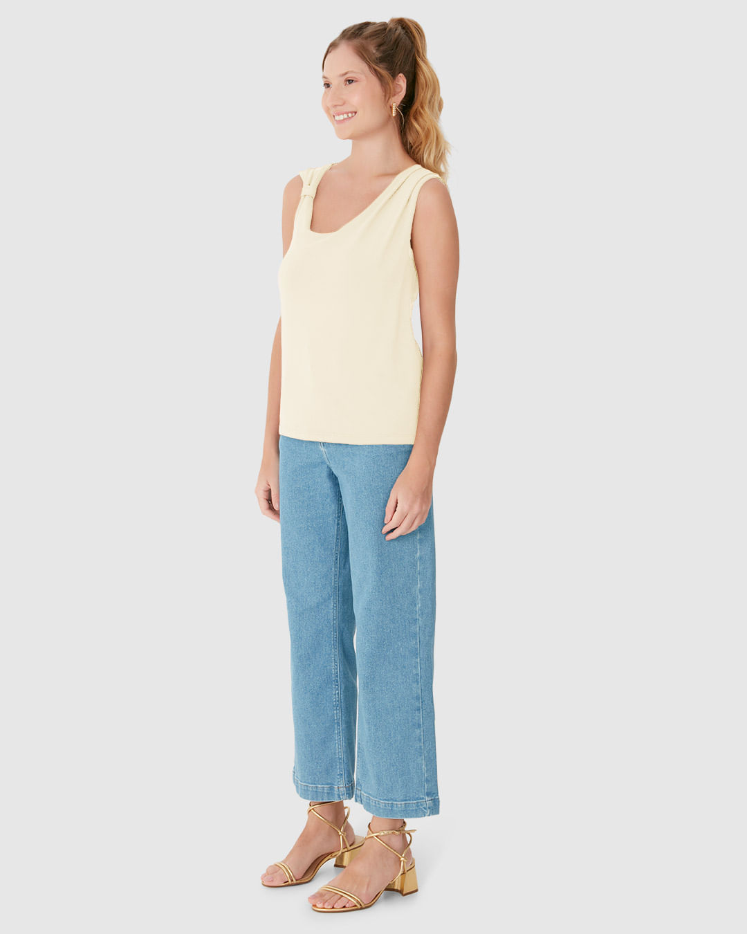 Regata Feminina Assimétrica Detalhe Torção Em Moletinho De Viscose - Imagem 2