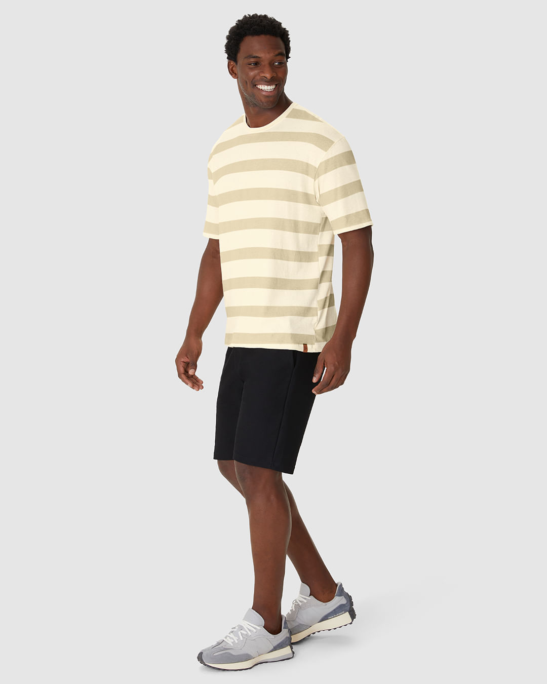 Camiseta Masculina Relaxed Fit Listrada Em Malha Linho - Imagem 20