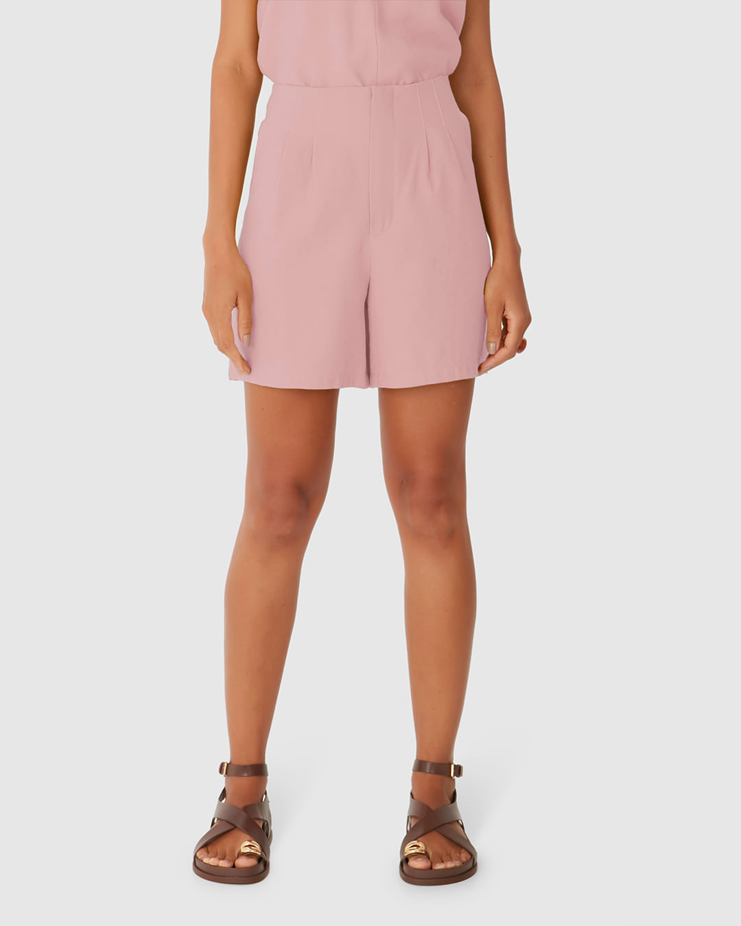 Shorts Feminino Pregas Frontais Bolso Faca Em Tecido Alfaiataria - Imagem 4