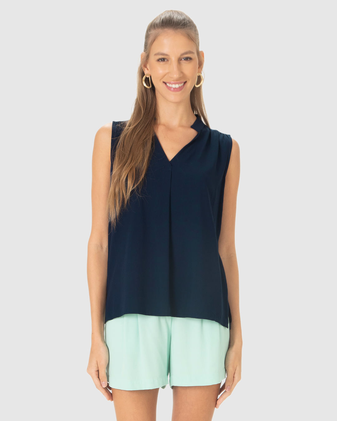 Blusa Feminina Evasê Decote V Sem Manga Em Viscose - Imagem 11