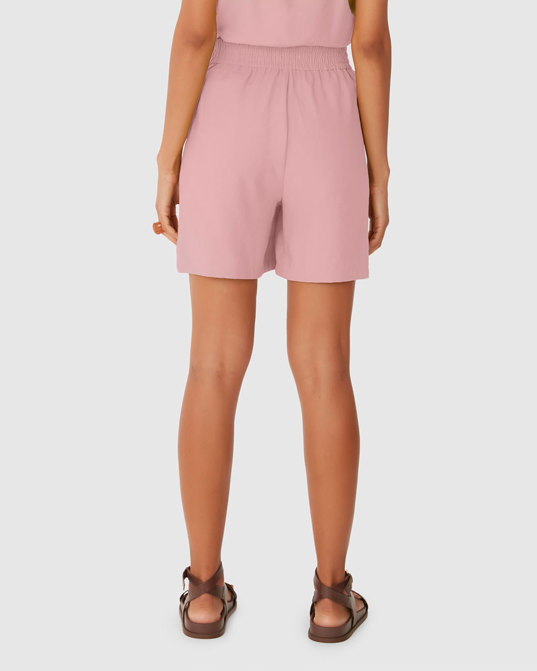 Shorts Feminino Pregas Frontais Bolso Faca Em Tecido Alfaiataria - Imagem 5