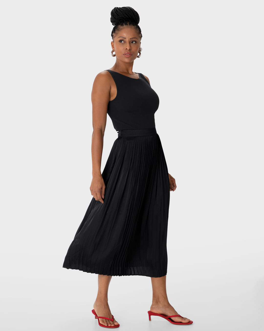 Saia Midi Feminina Cintura Alta Em Tecido Acetinado Plissado - ENFIM - Imagem 4