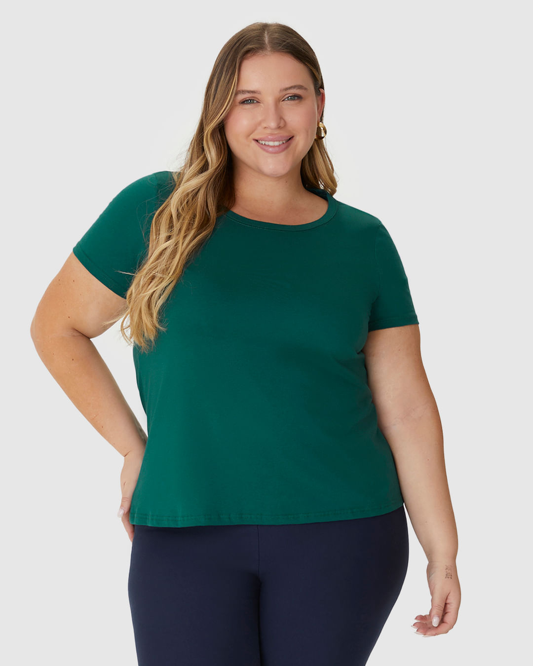 Blusa Básica Feminina Plus Size Decote Redondo Em Algodão - Imagem 6