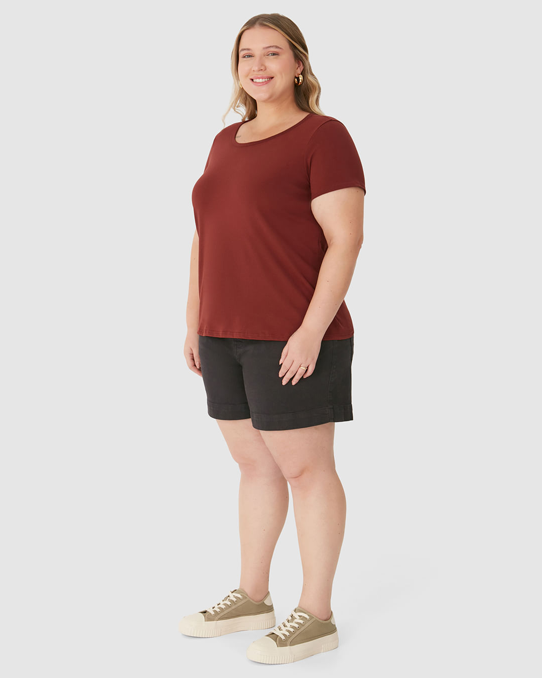 Blusa Básica Feminina Plus Size Decote Redondo Em Algodão - Imagem 7