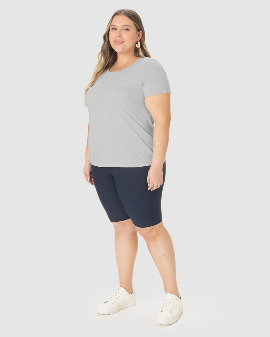 Blusa Básica Feminina Plus Size Decote Redondo Em Algodão - Imagem 22