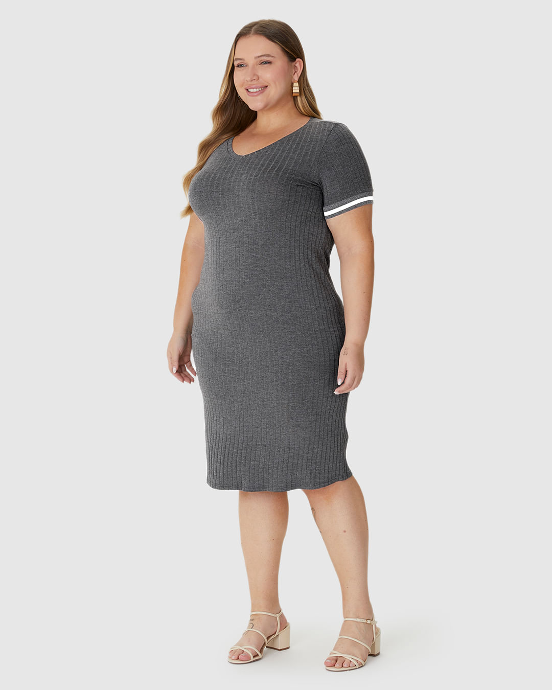 Vestido Feminino Plus Size Reto Manga Retilínea Em Canelado De Viscose - Imagem 17