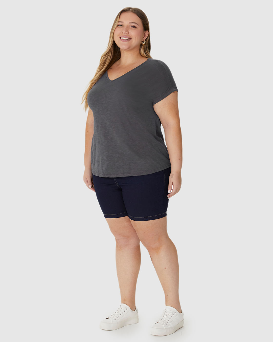 Blusa Feminina Plus Size Mullet Decote V Manga Curta Em Malha Rajada - Imagem 2