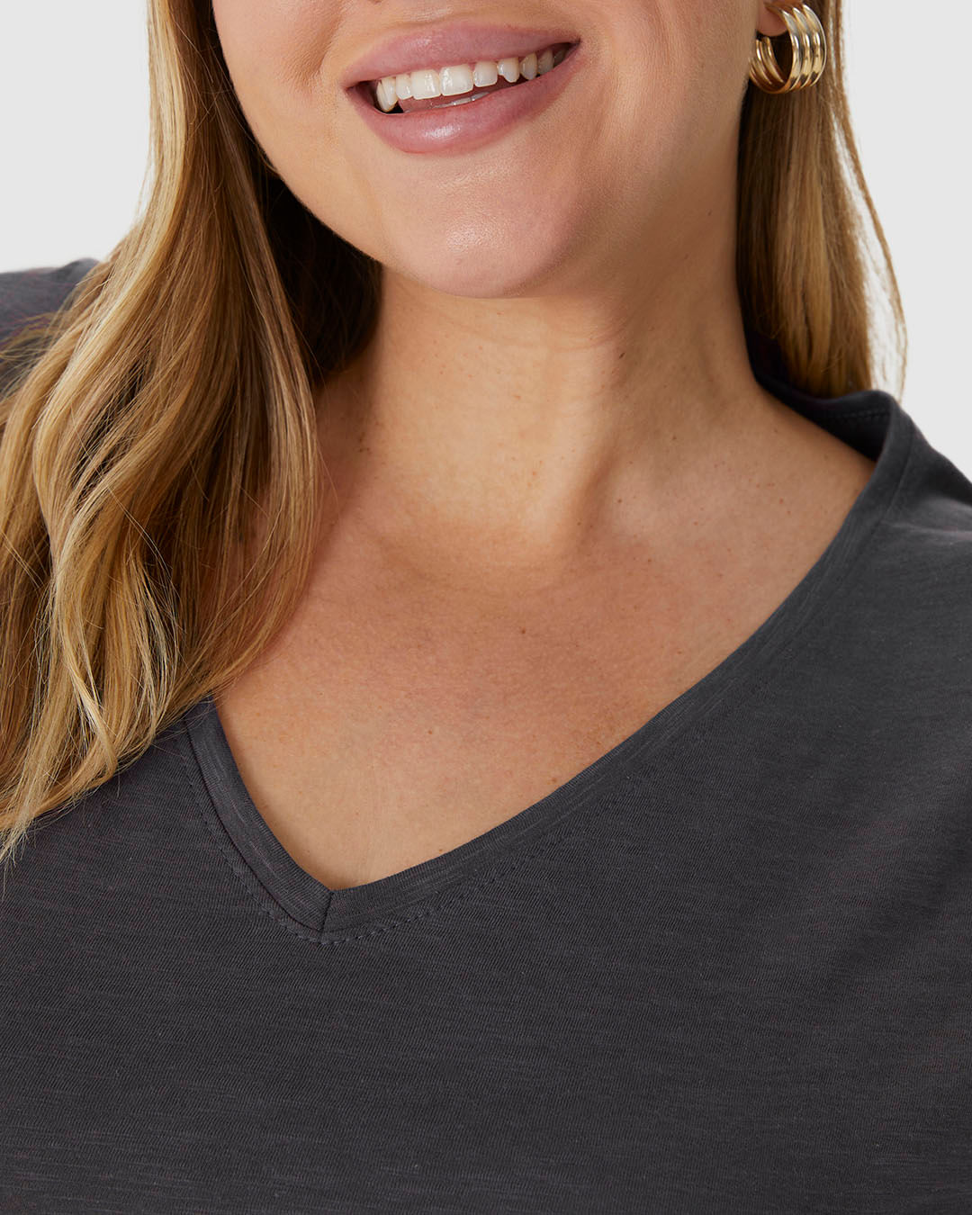 Blusa Feminina Plus Size Mullet Decote V Manga Curta Em Malha Rajada - Imagem 13