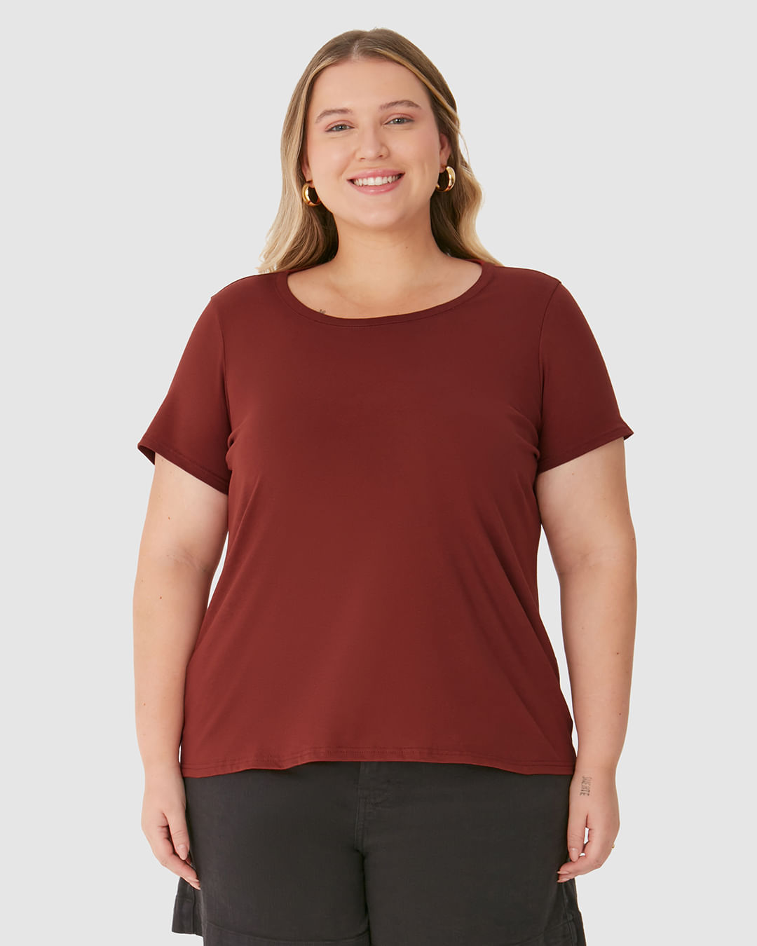 Blusa Básica Feminina Plus Size Decote Redondo Em Algodão - Imagem 4