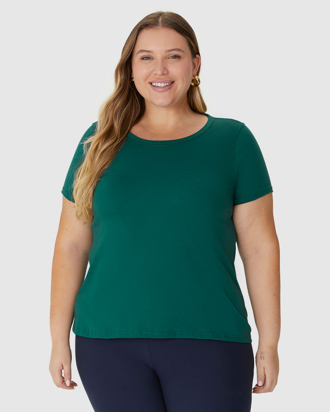 Blusa Básica Feminina Plus Size Decote Redondo Em Algodão - Imagem 4