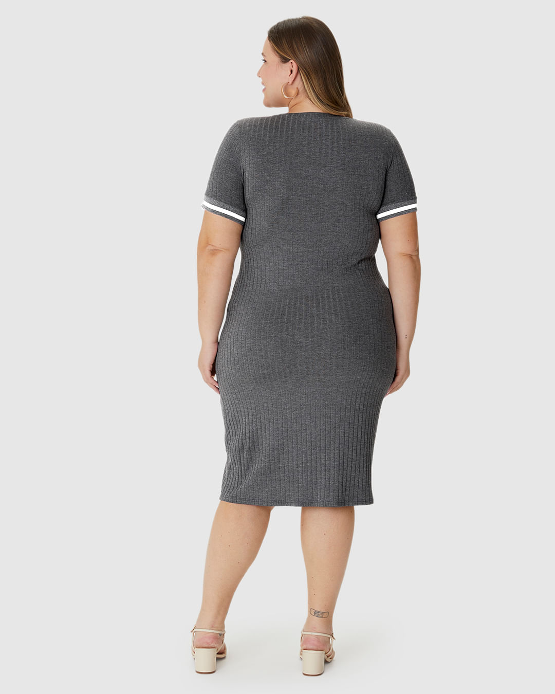 Vestido Feminino Plus Size Reto Manga Retilínea Em Canelado De Viscose - Imagem 5