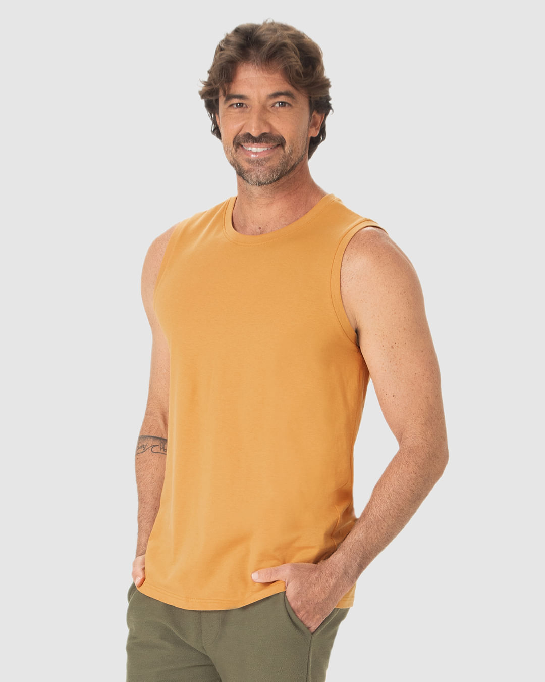 Regata Básica Masculina Cava Ajustada Em Algodão