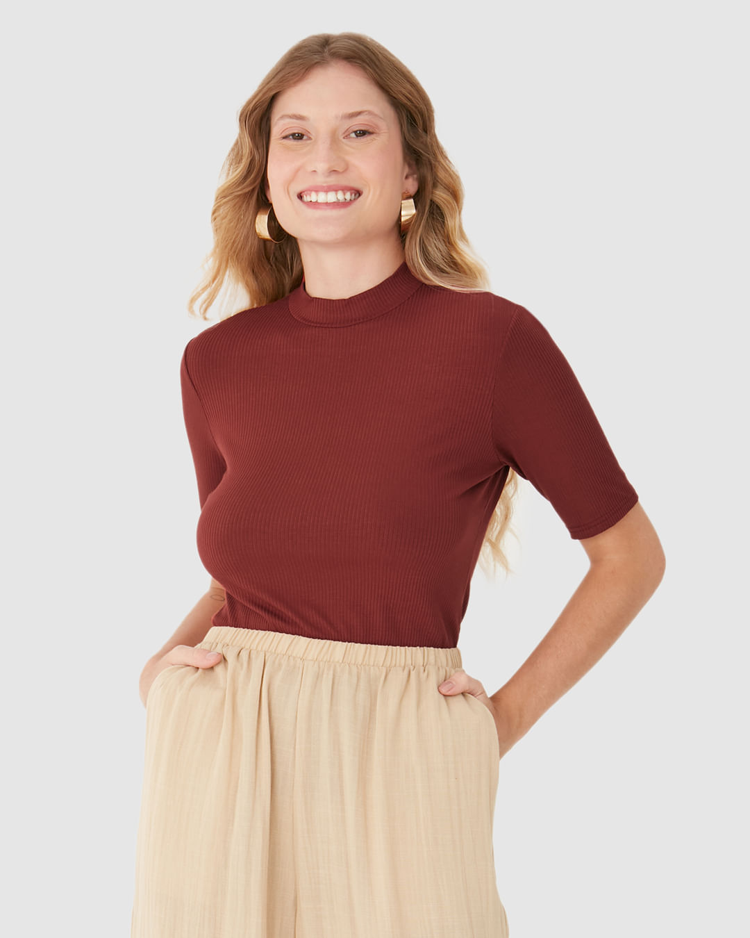 Blusa Básica Feminina Gola Alta Em Canelado De Viscose