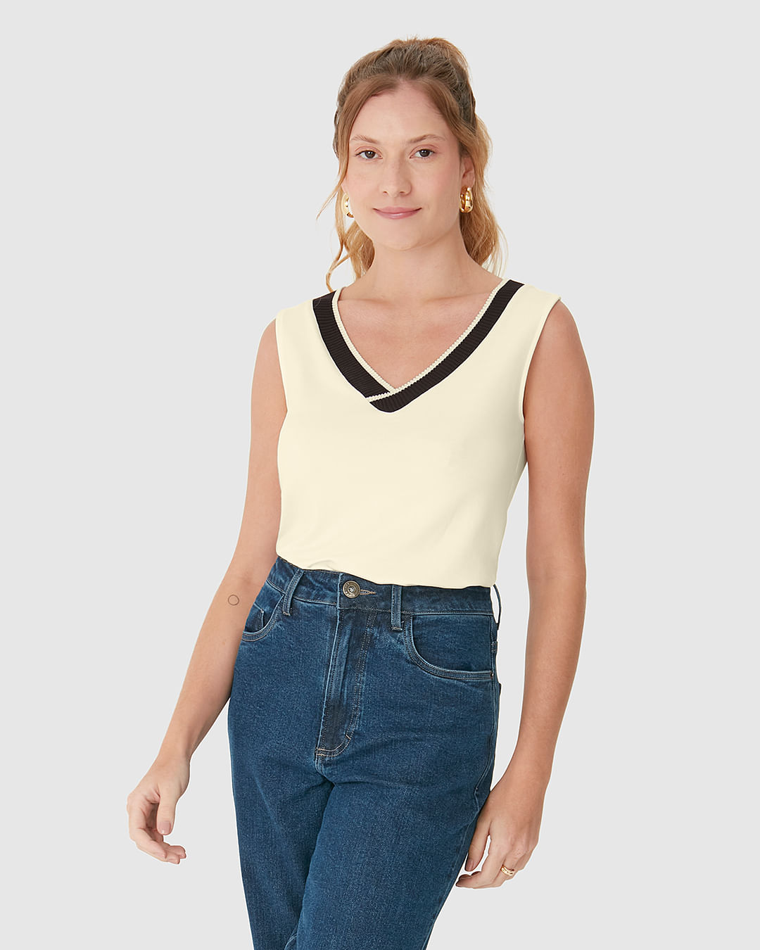 Regata Feminina Reta Decote V Retilínea Em Moletinho De Viscose - Imagem 6