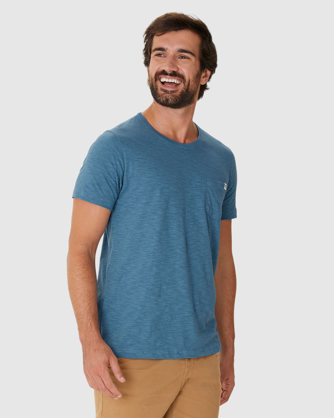 Camiseta Masculina Detalhe Bolso E Etiqueta Decorativa Em Malha Rajada - Imagem 6