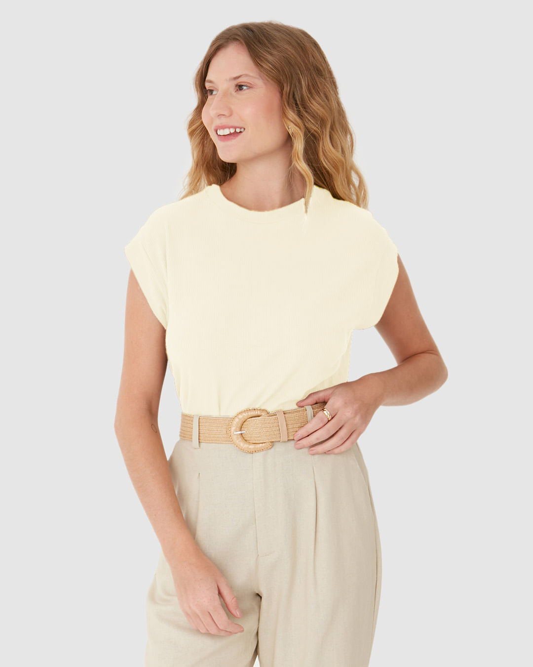 Blusa Ampla Feminina Decote Redondo Manga Curta Em Malha Viscose Canelada - Imagem 16