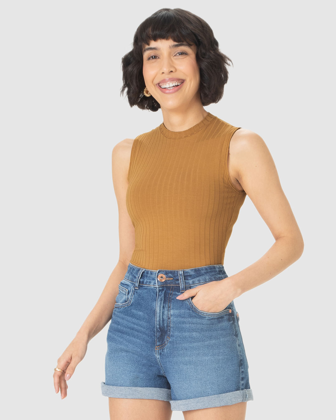 Regata Básica Feminina Justa Gola Alta Em Malha Viscose Canelada