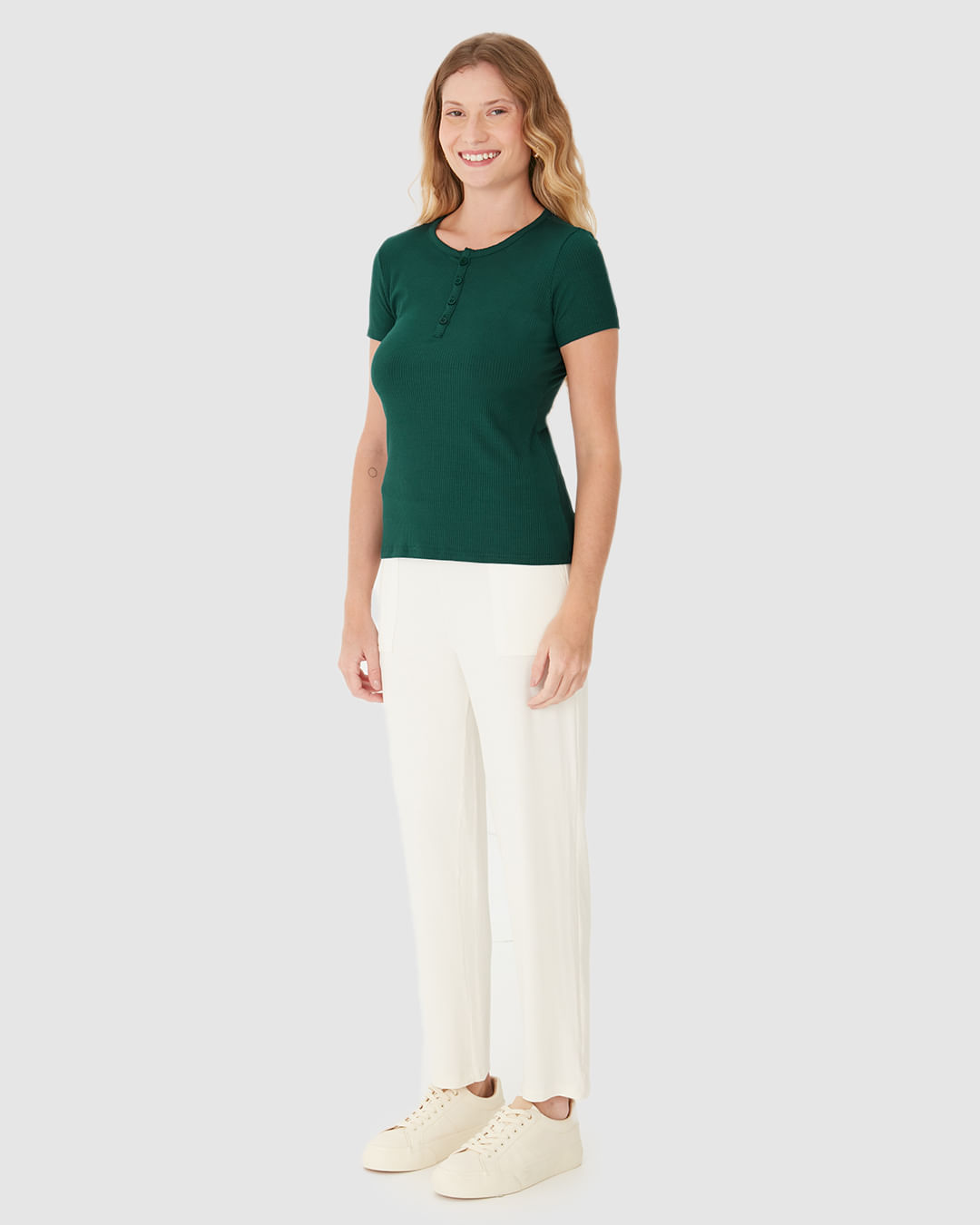 Blusa Básica Feminina Com Botões Frontais Em Malha Viscose Canelada - Imagem 2