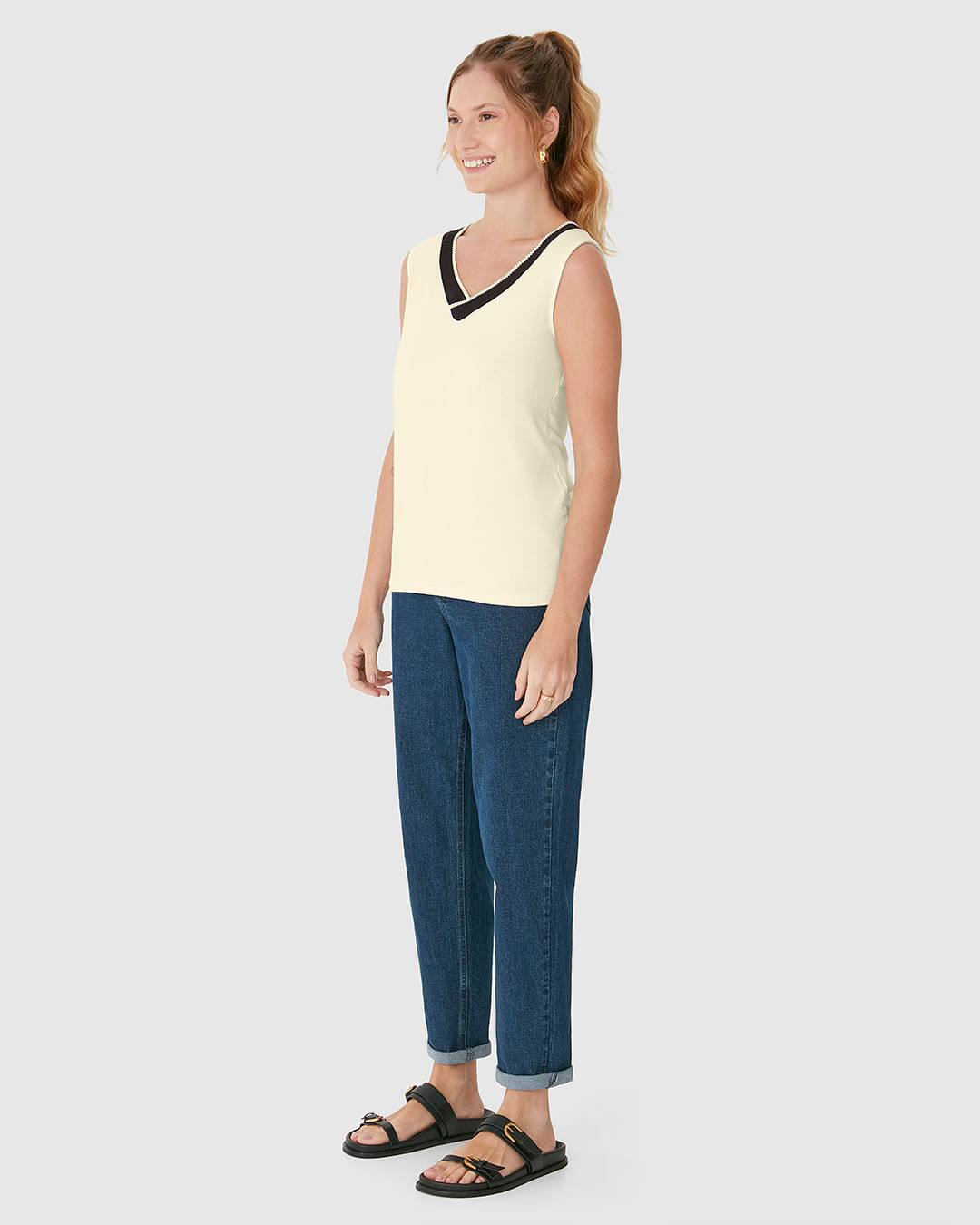 Regata Feminina Reta Decote V Retilínea Em Moletinho De Viscose - Imagem 7