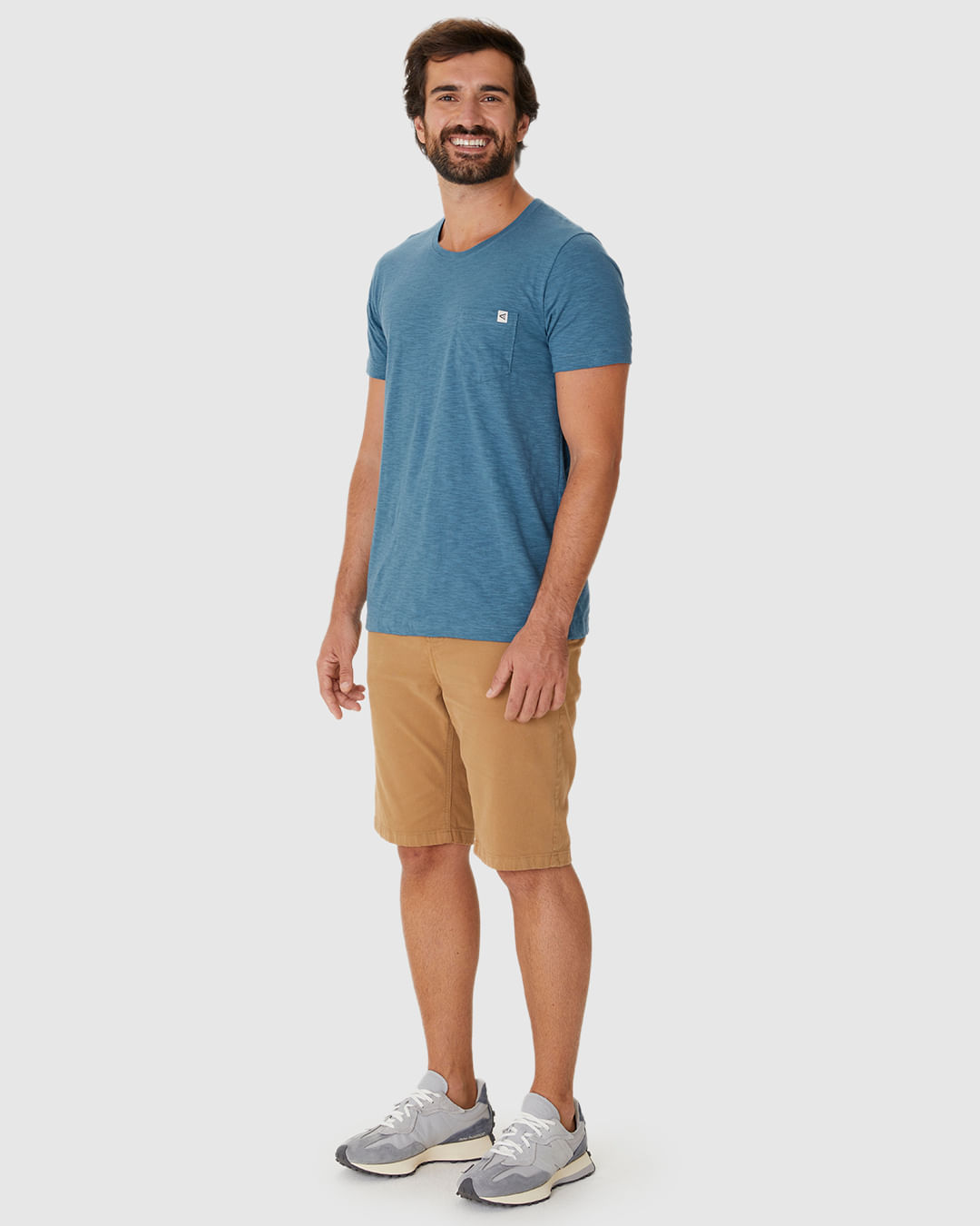 Camiseta Masculina Detalhe Bolso E Etiqueta Decorativa Em Malha Rajada - Imagem 17