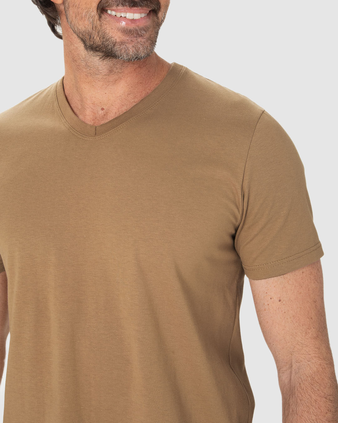 Camiseta Básica Masculina Gola V Em Algodão - Imagem 13