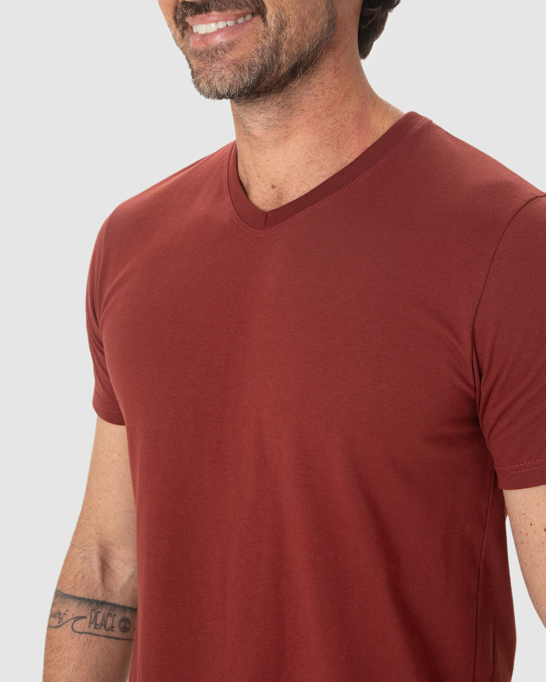 Camiseta Básica Masculina Gola V Em Algodão - Imagem 23