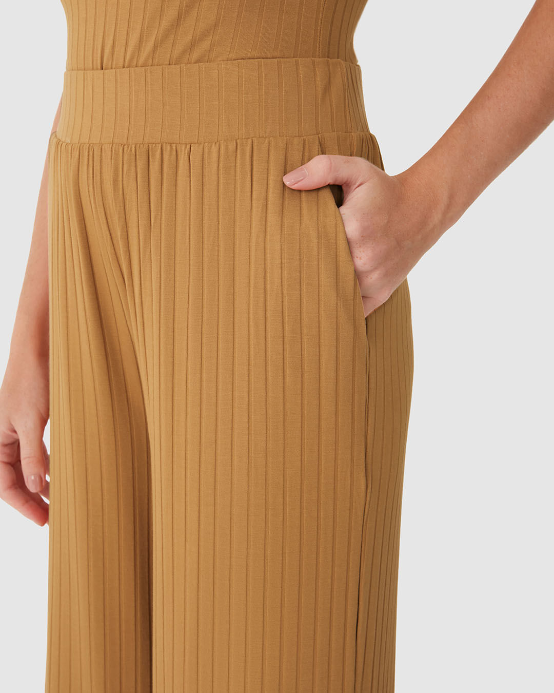 Calça Wide Leg Feminina Cintura Alta Em Malha Canelada De Viscose - Imagem 8