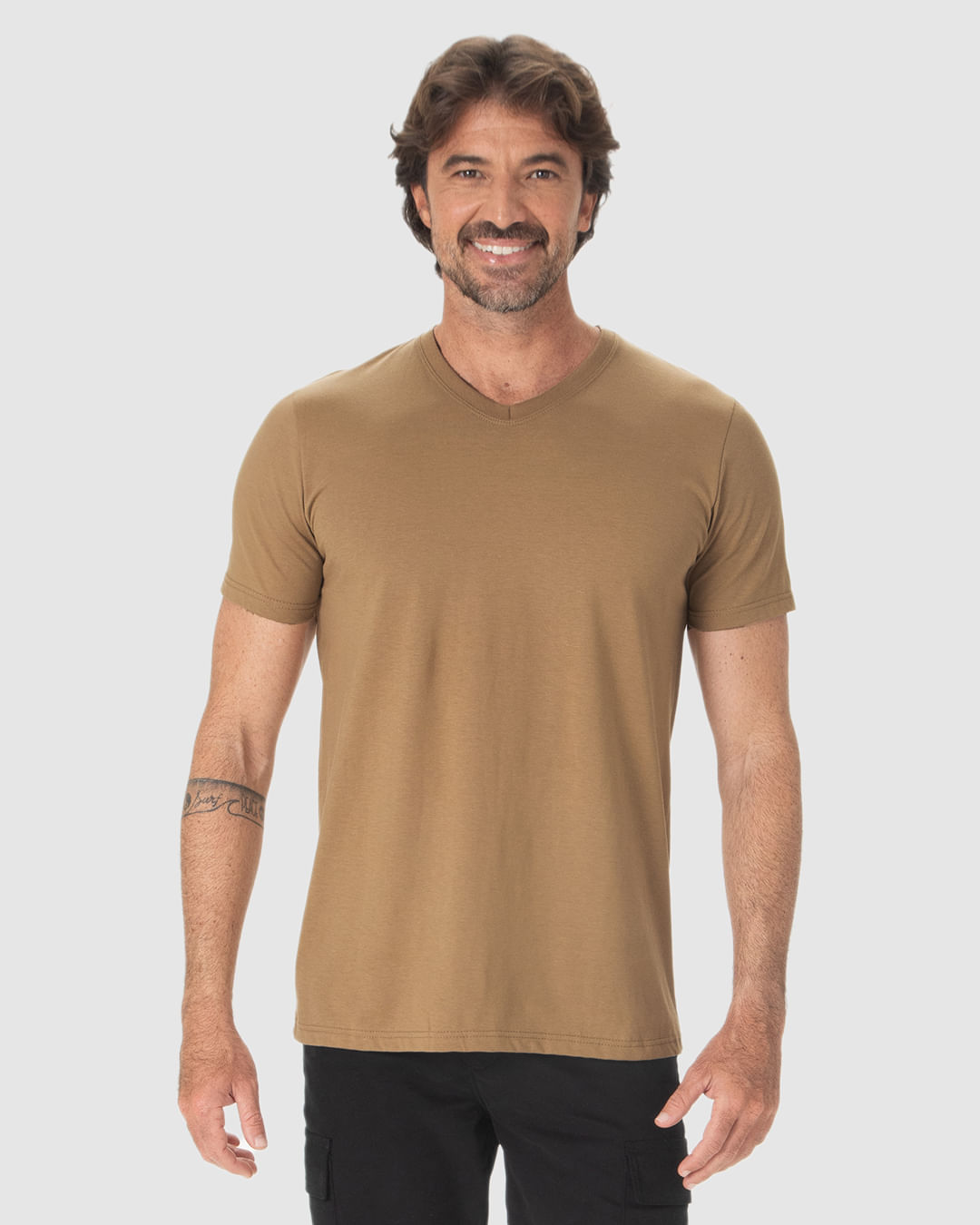 Camiseta Básica Masculina Gola V Em Algodão - Imagem 9