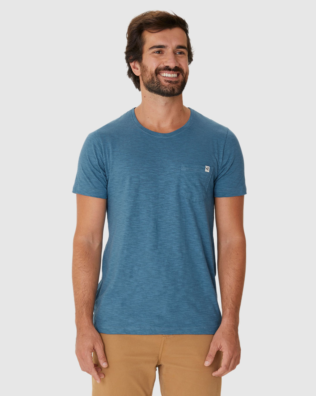 Camiseta Masculina Detalhe Bolso E Etiqueta Decorativa Em Malha Rajada - Imagem 19