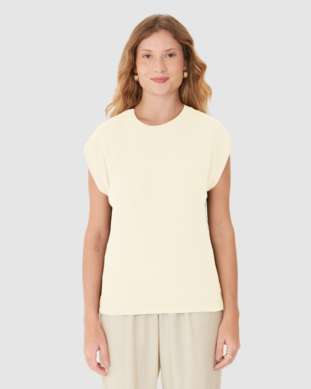 Blusa Ampla Feminina Decote Redondo Manga Curta Em Malha Viscose Canelada - Imagem 4