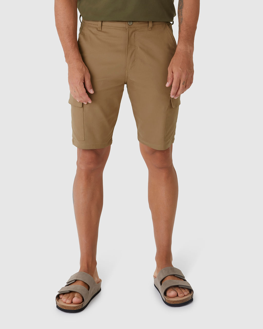 Bermuda Cargo Masculina Cintura Média Em Sarja Moletom Stretch - Imagem 14