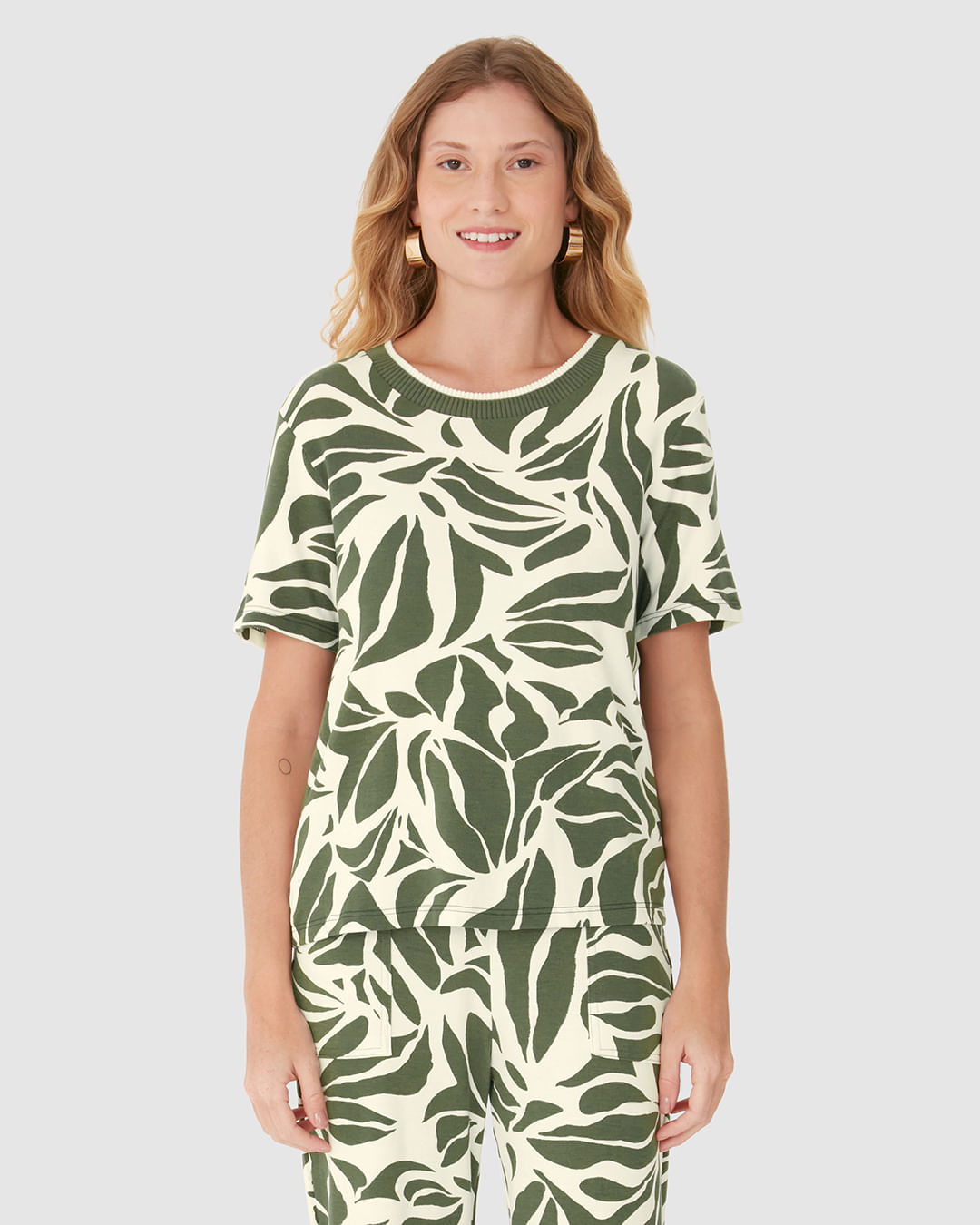 Blusa Básica Feminina Decote Retilínea Em Moletinho De Viscose - Imagem 4