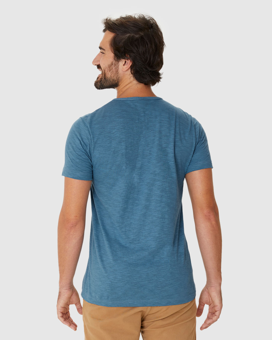 Camiseta Masculina Detalhe Bolso E Etiqueta Decorativa Em Malha Rajada - Imagem 10