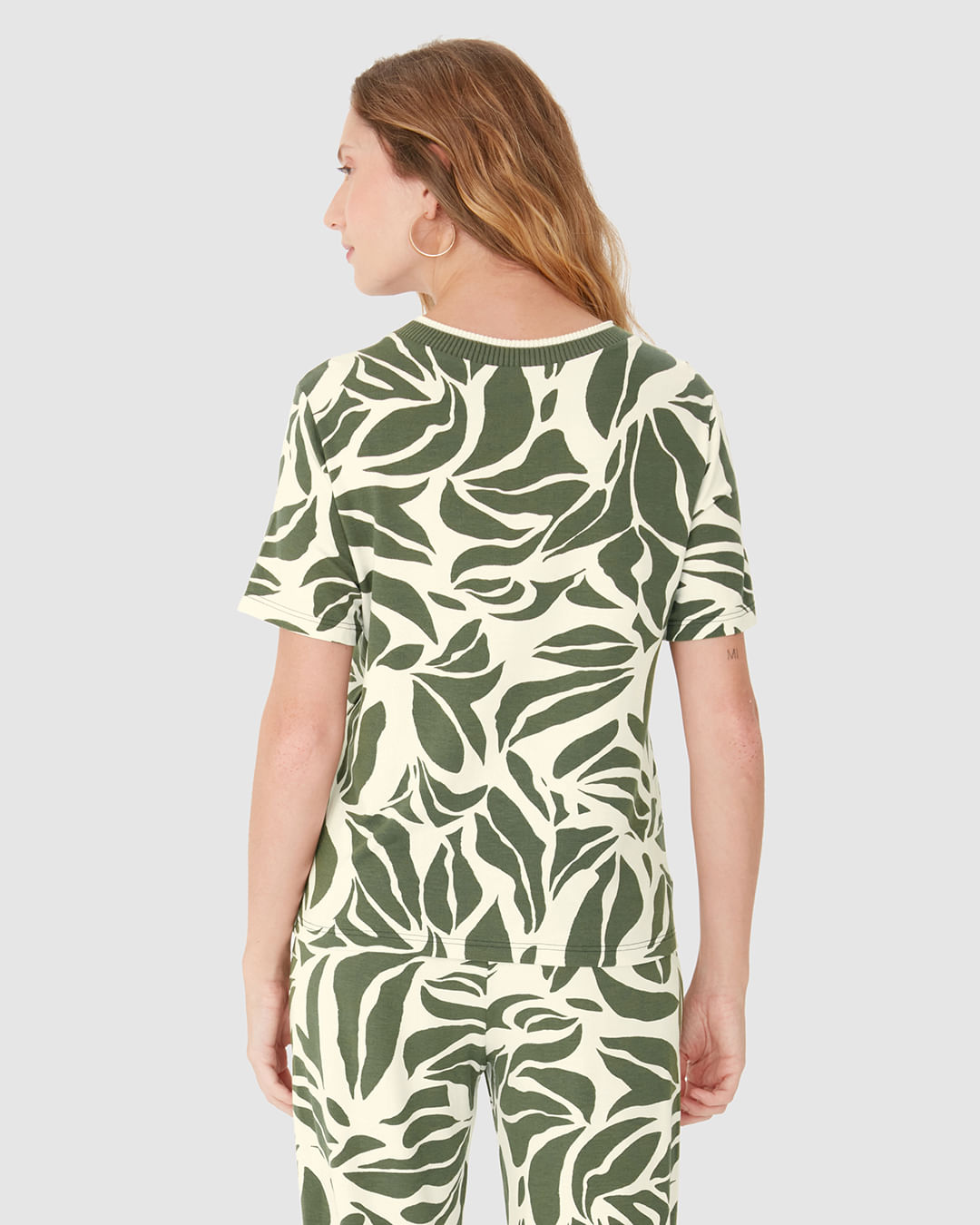 Blusa Básica Feminina Decote Retilínea Em Moletinho De Viscose - Imagem 25
