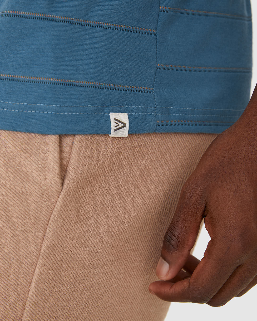 Camiseta Masculina Slim Manga Curta Estampa Listrada Em Malha Texturizada - Imagem 24