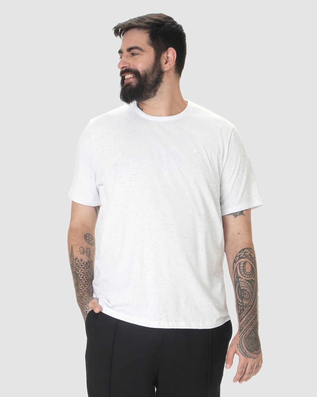 Camiseta Básica Masculina Plus Size Com Bordado Em Malha Botonê