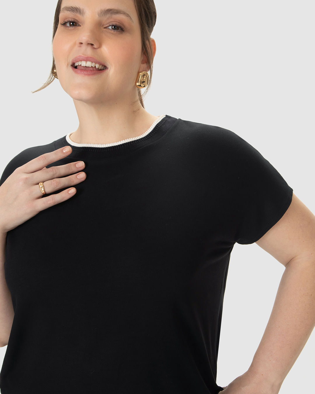 Blusa Feminina Plus Size Ampla Gola Retilínea Em Moletinho De Viscose - Imagem 18