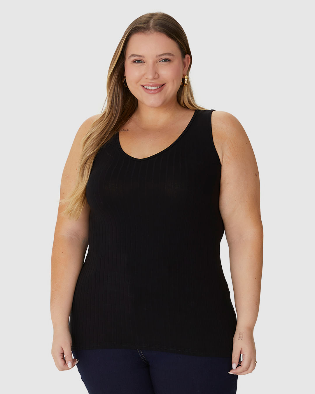 Regata Básica Feminina Plus Size Decote V Em Canelado De Viscose - Imagem 19