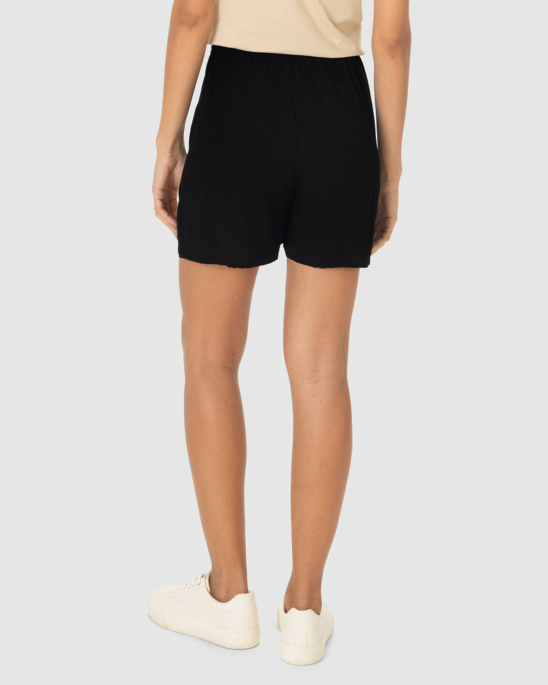 Shorts Alfaiataria Feminino Cós Elástico Bolso Frontal Em Viscose - Imagem 17