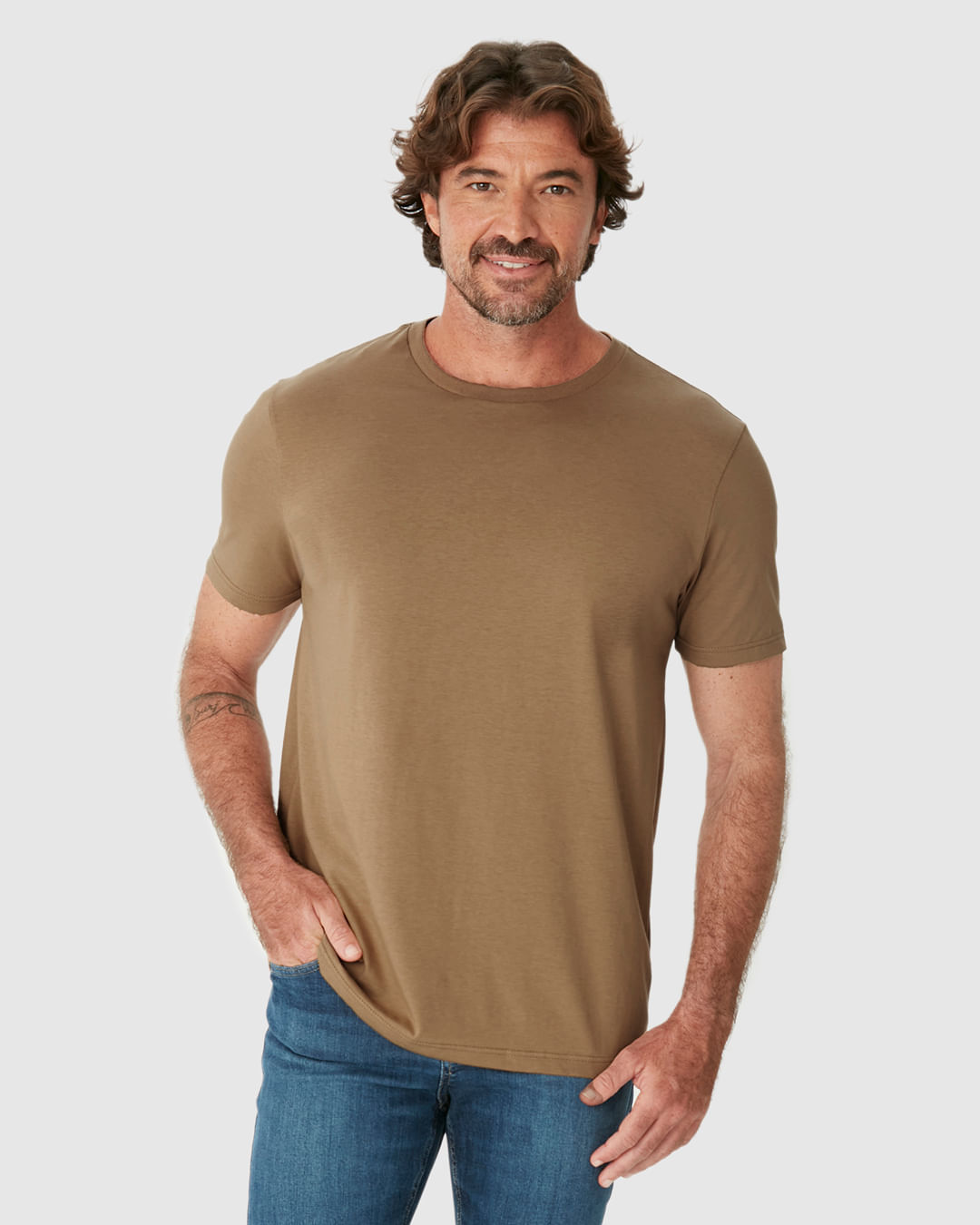Camiseta Masculina Etiqueta Estampada Em Malha Do Abraço