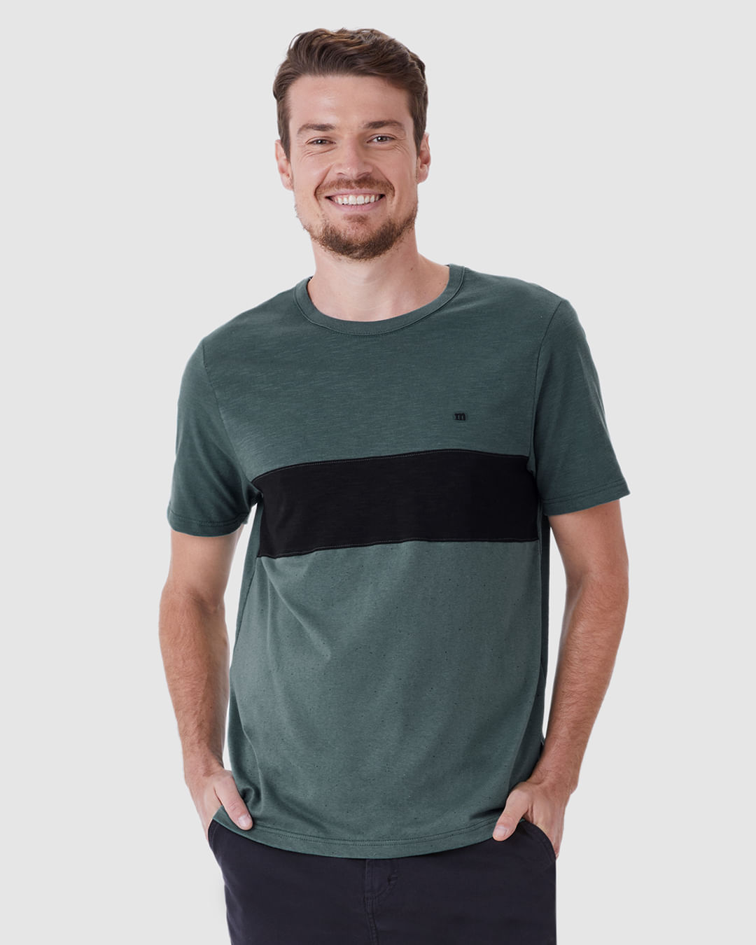 Camiseta Masculina Regular Detalhe Estampa Bicolor em Malha Flamê