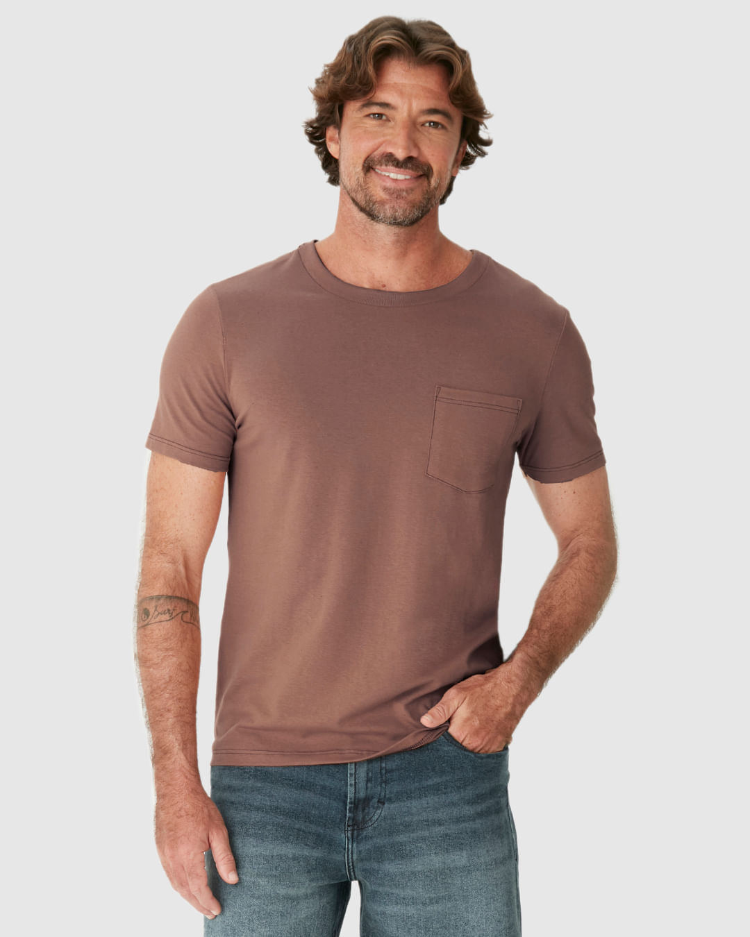Camiseta Básica Masculina Detalhe Bolso Frontal Em Malha Linho - Imagem 11
