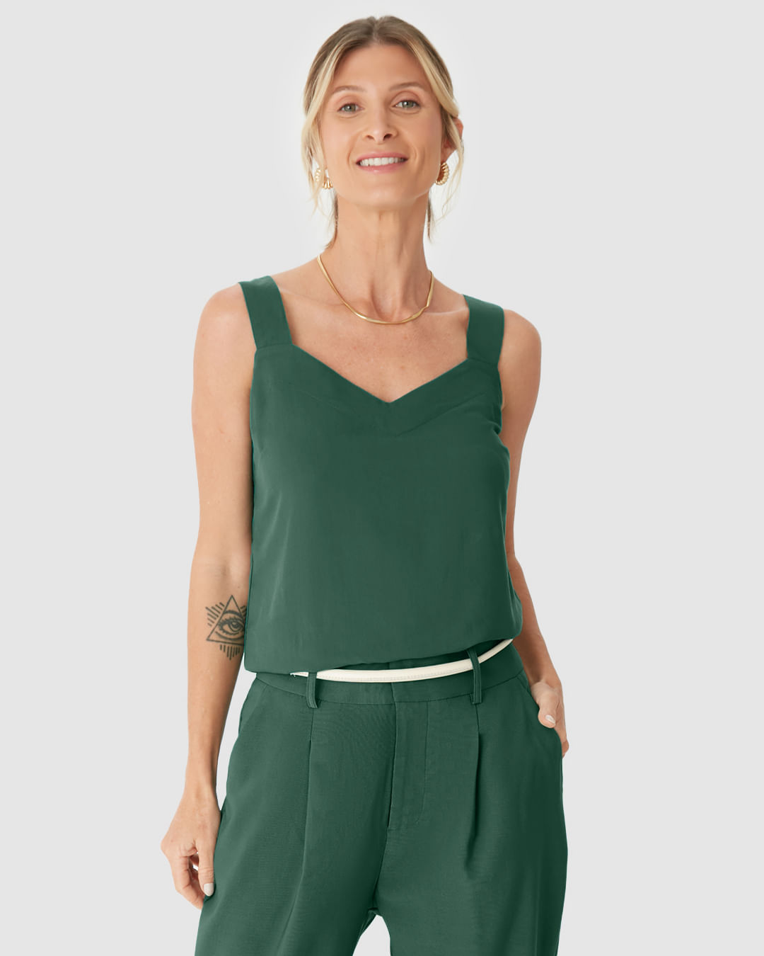 Regata Box Feminina Decote V Alça Larga Em Viscose - Imagem 6