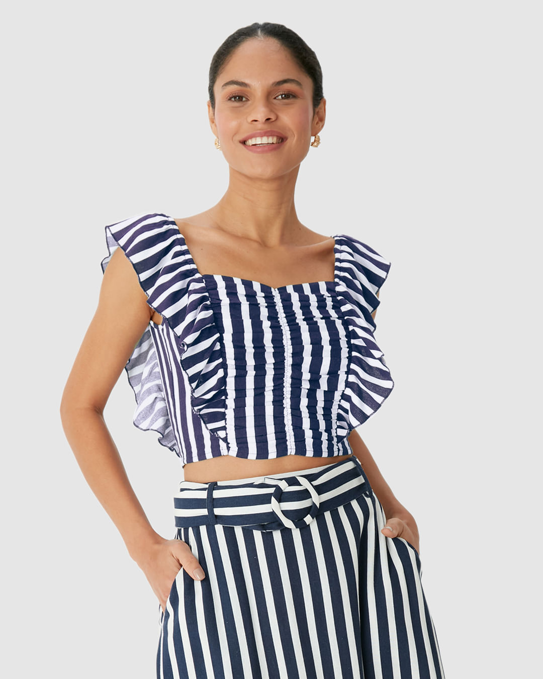 Regata Cropped Feminina Listrada Com Babados Em Viscolinho