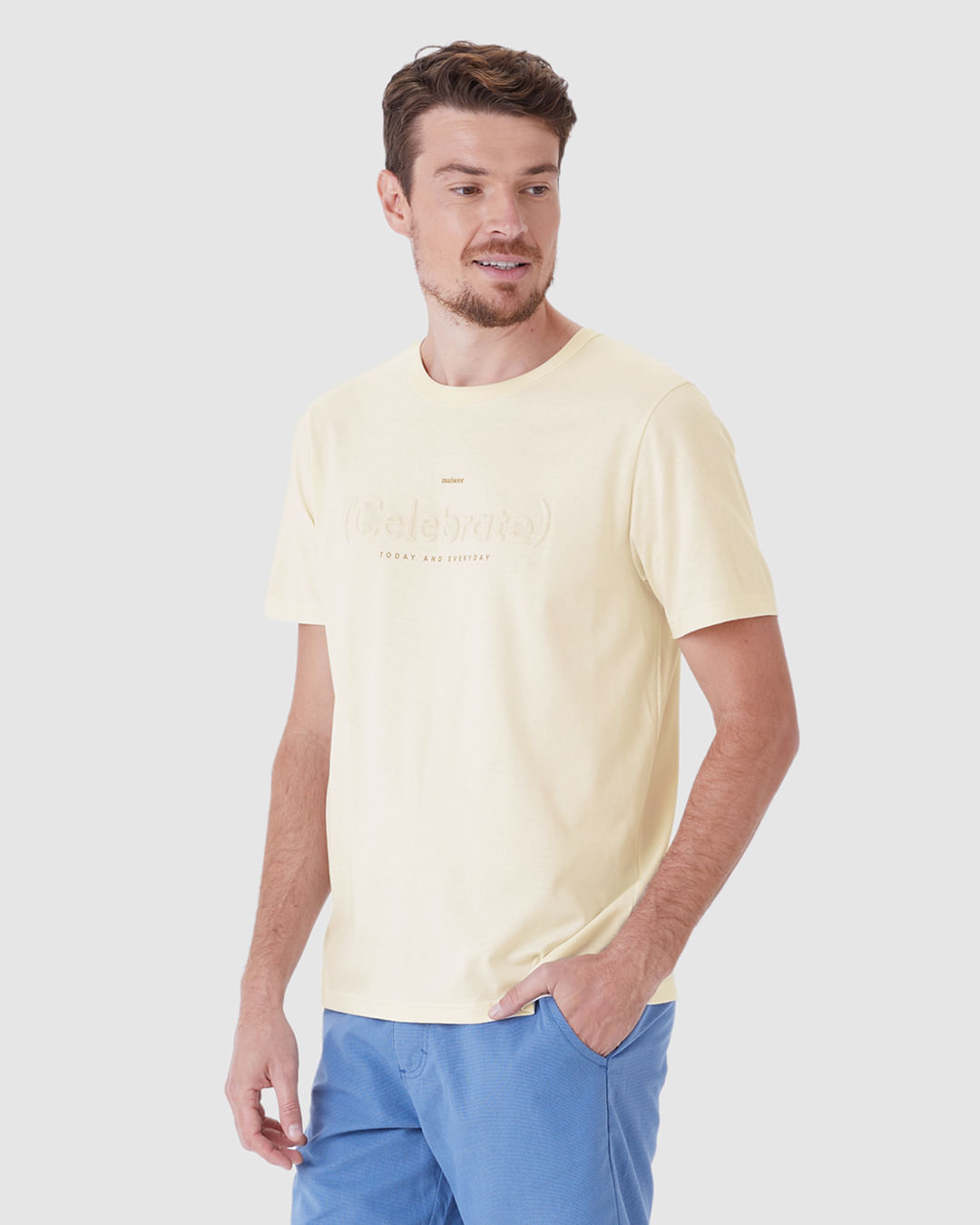 Camiseta Masculina Estampa Alto-Relevo Celebrate em Algodão